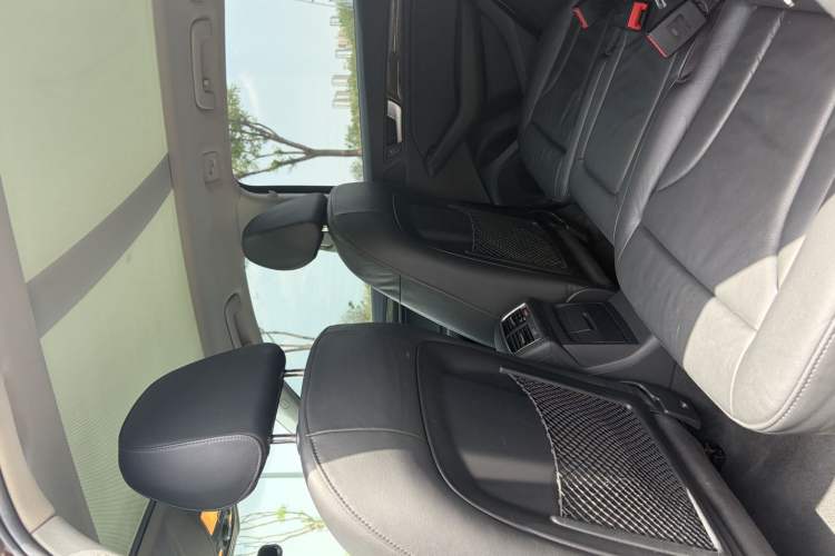 Used Audi Q5 2015 40 TFSI Technology Edition Headliner