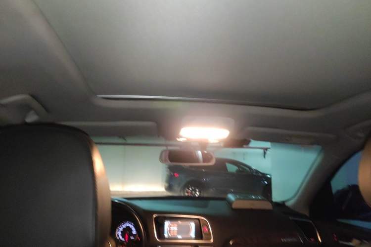 Used Audi Q5 2015 40 TFSI Technology Edition Headliner