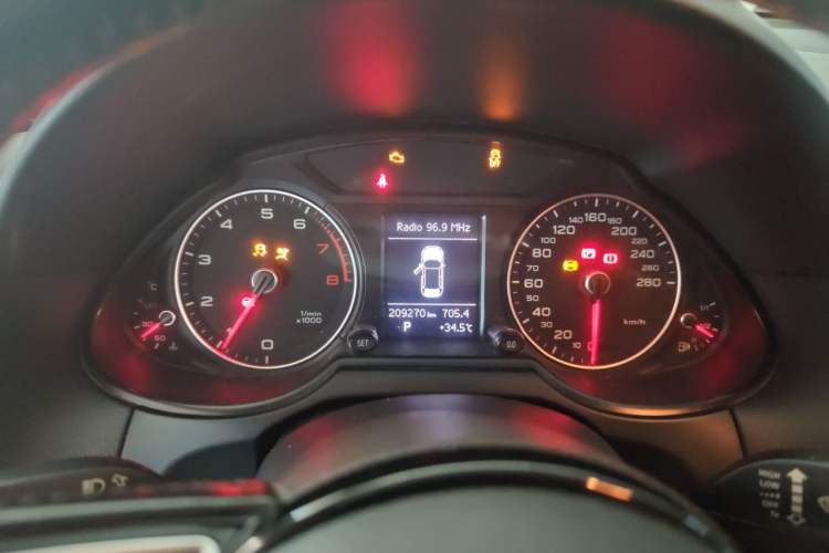 Used Audi Q5 2015 40 TFSI Trendy Edition Instrument Cluster