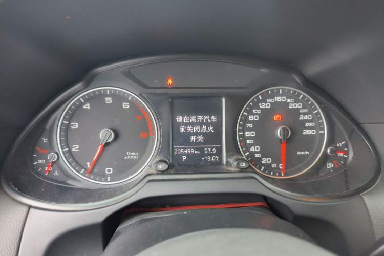Used Audi Q5 2015 40 TFSI Technology Edition Instrument Cluster