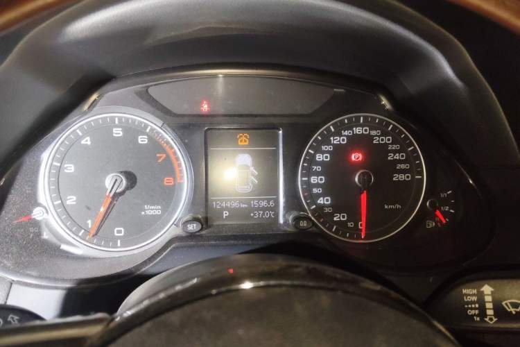Used Audi Q5 2015 40 TFSI Technology Edition Instrument Cluster