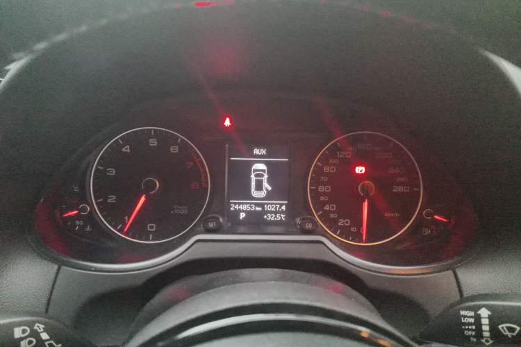 Used Audi Q5 2015 40 TFSI Technology Edition Instrument Cluster