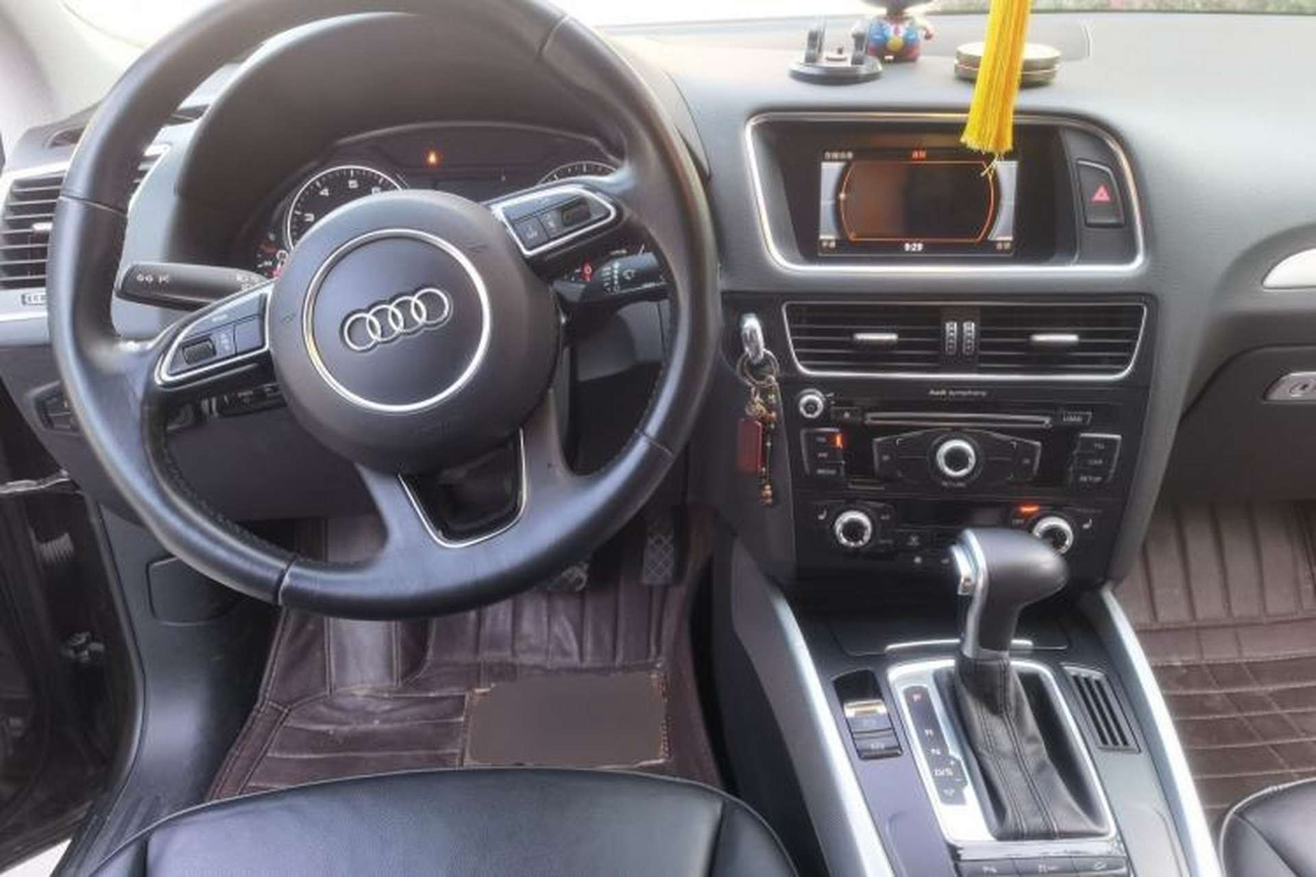 Used Audi Q5 2015 40 TFSI Technology Edition Interior 2