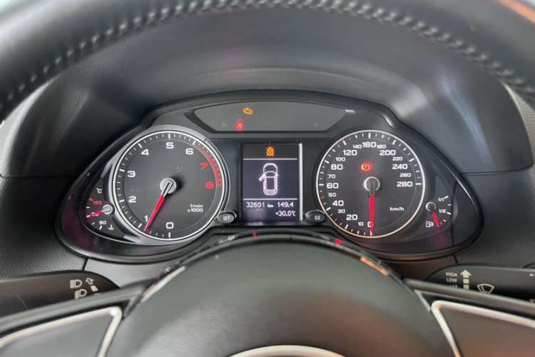 Used Audi Q5 2015 40 TFSI Trendy Edition Interior 3