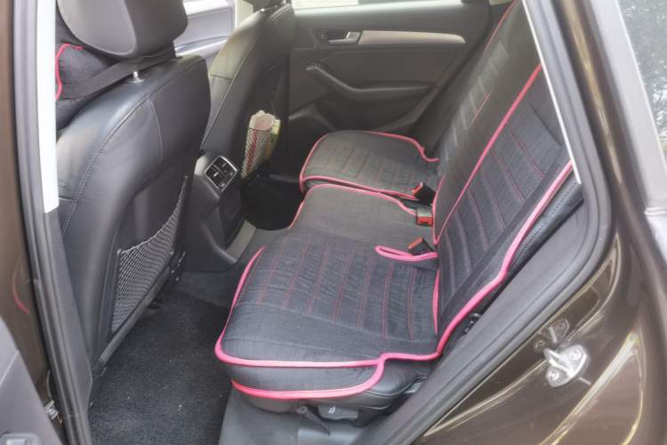 Used Audi Q5 2015 40 TFSI Technology Edition Interior 4