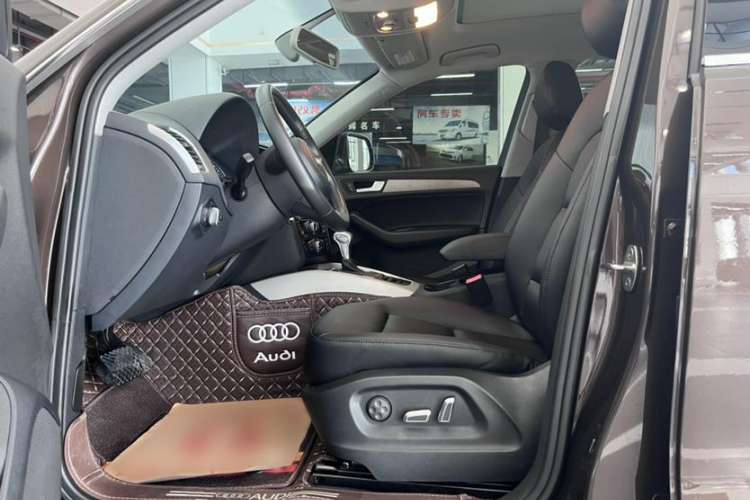 Used Audi Q5 2015 40 TFSI Trendy Edition Interior 6