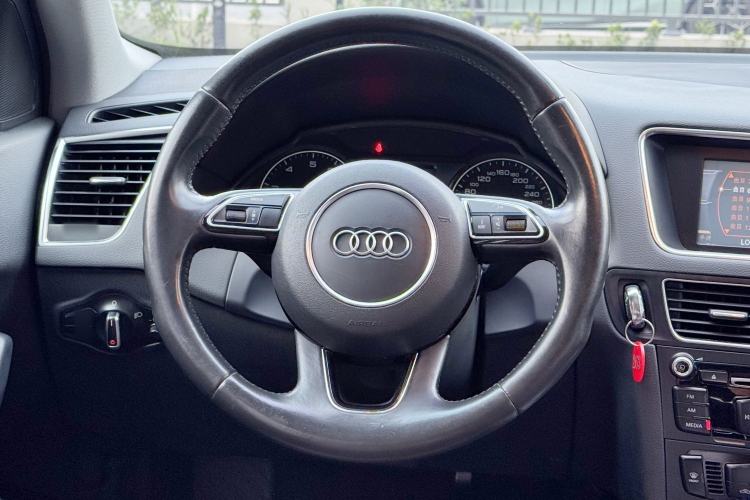 Used Audi Q5 2015 40 TFSI Trendy Edition Interior 6