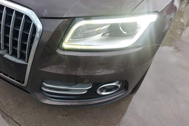 Used Audi Q5 2015 40 TFSI Comfort Model Left Front Headlight