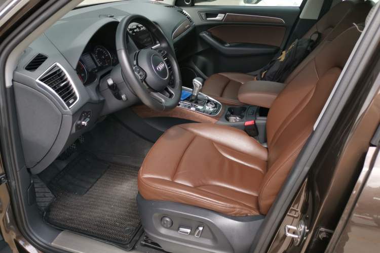 Used Audi Q5 2015 40 TFSI Comfort Model Left Front Seat