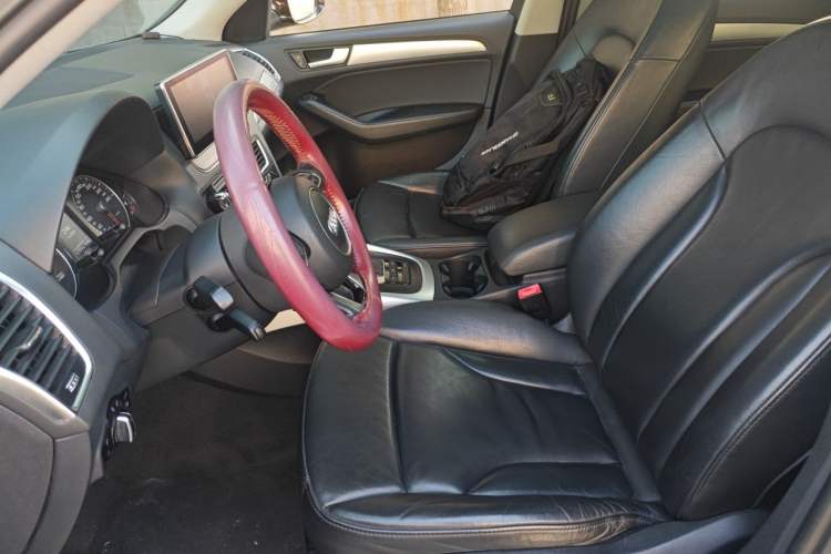Used Audi Q5 2015 40 TFSI Technology Edition Left Front Seat