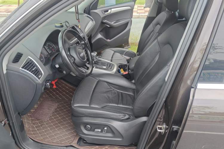 Used Audi Q5 2015 40 TFSI Technology Edition Left Front Seat