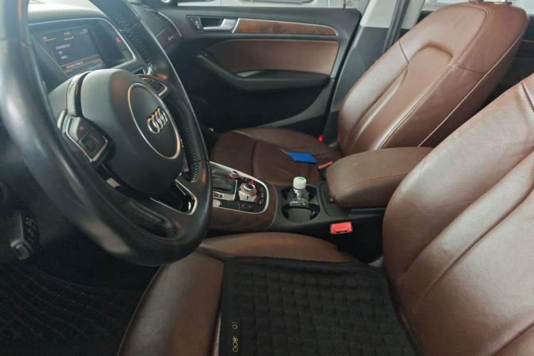 Used Audi Q5 2015 40 TFSI Comfort Model Left Front Seat