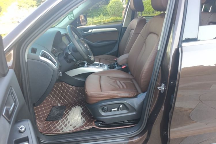 Used Audi Q5 2015 40 TFSI Technology Edition Left Front Seat