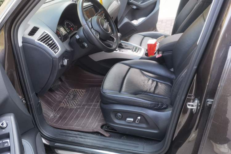 Used Audi Q5 2015 40 TFSI Technology Edition Left Front Seat