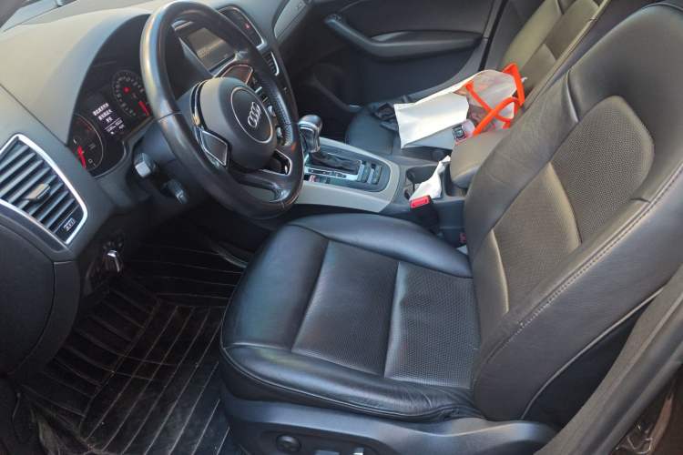 Used Audi Q5 2015 40 TFSI Trendy Edition Left Front Seat