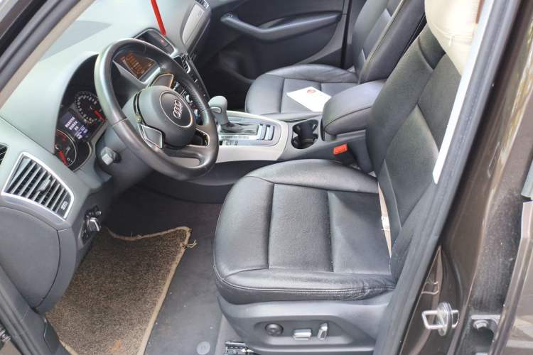 Used Audi Q5 2015 40 TFSI Trendy Edition Left Front Seat