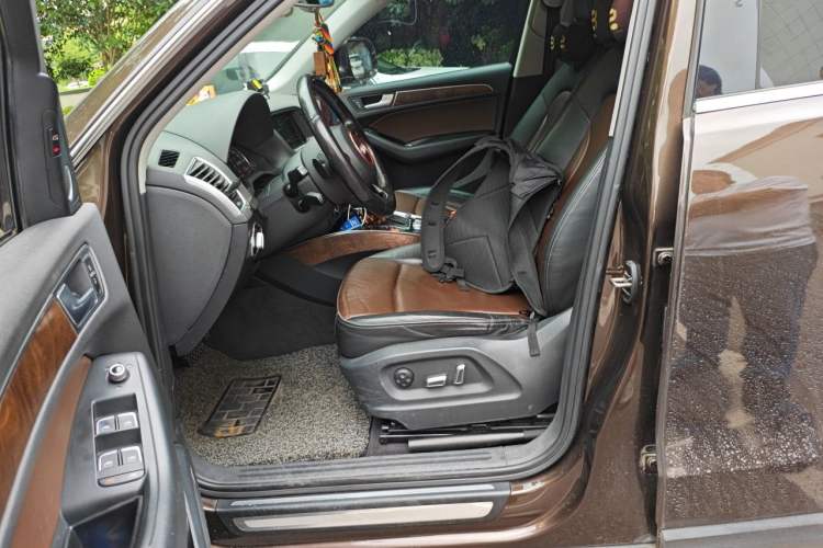 Used Audi Q5 2015 40 TFSI Comfort Model Left Front Seat