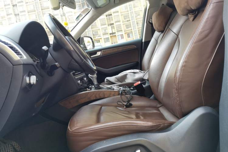 Used Audi Q5 2015 40 TFSI Technology Edition Left Front Seat