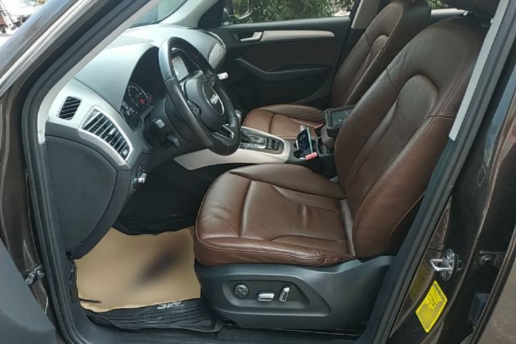 Used Audi Q5 2015 40 TFSI Technology Edition Left Front Seat