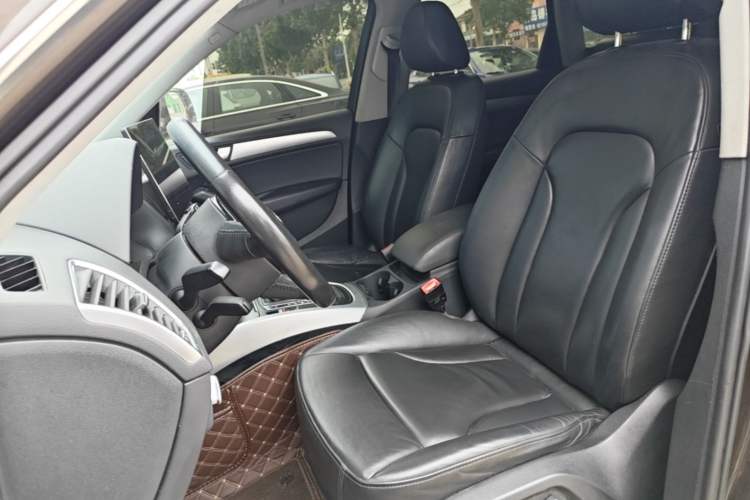 Used Audi Q5 2015 40 TFSI Technology Edition Left Front Seat
