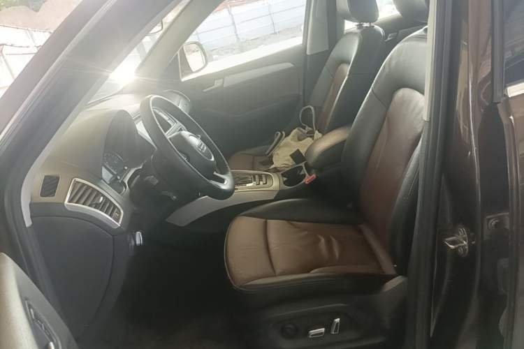 Used Audi Q5 2015 40 TFSI Comfort Model Left Front Seat