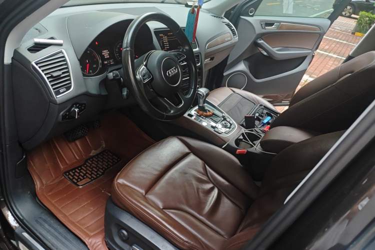 Used Audi Q5 2015 40 TFSI Comfort Model Left Front Seat