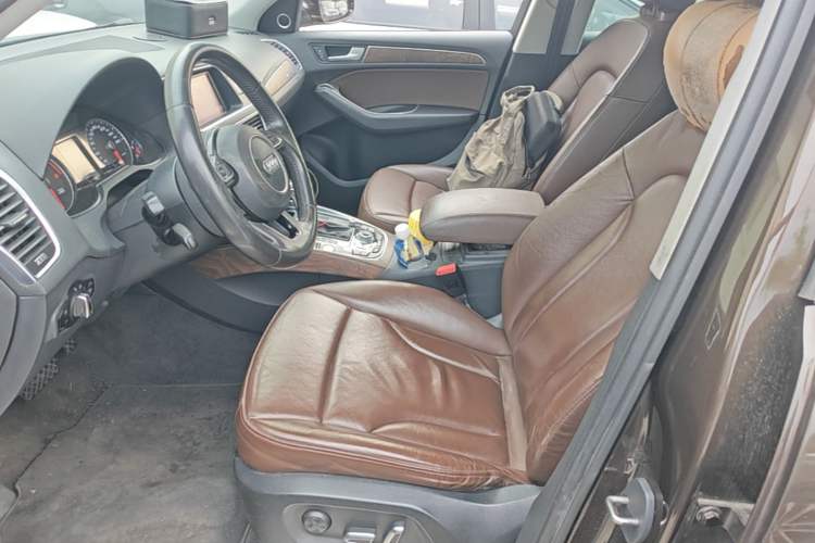 Used Audi Q5 2015 40 TFSI Comfort Model Left Front Seat