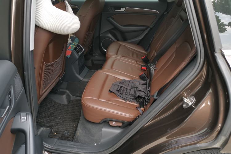 Used Audi Q5 2015 40 TFSI Comfort Model Left Rear Seat