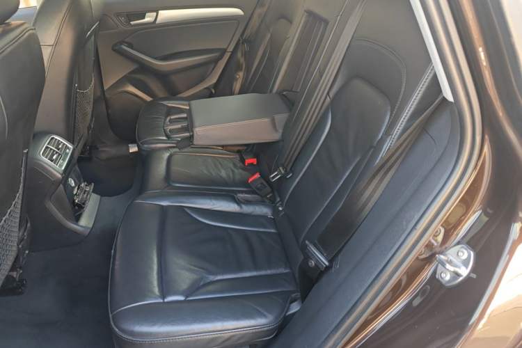 Used Audi Q5 2015 40 TFSI Technology Edition Left Rear Seat