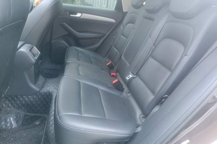 Used Audi Q5 2015 40 TFSI Trendy Edition Left Rear Seat