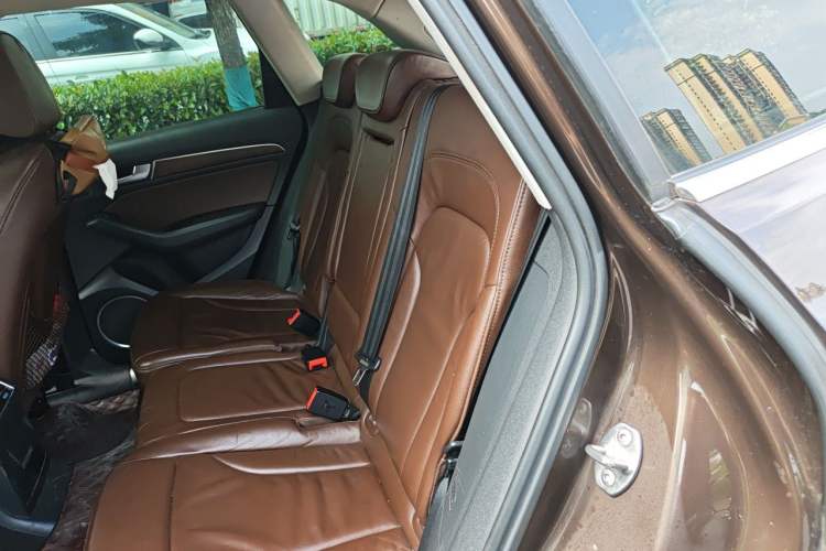 Used Audi Q5 2015 40 TFSI Comfort Model Left Rear Seat