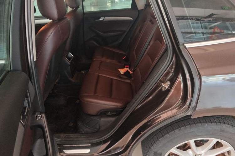 Used Audi Q5 2015 40 TFSI Trendy Edition Left Rear Seat