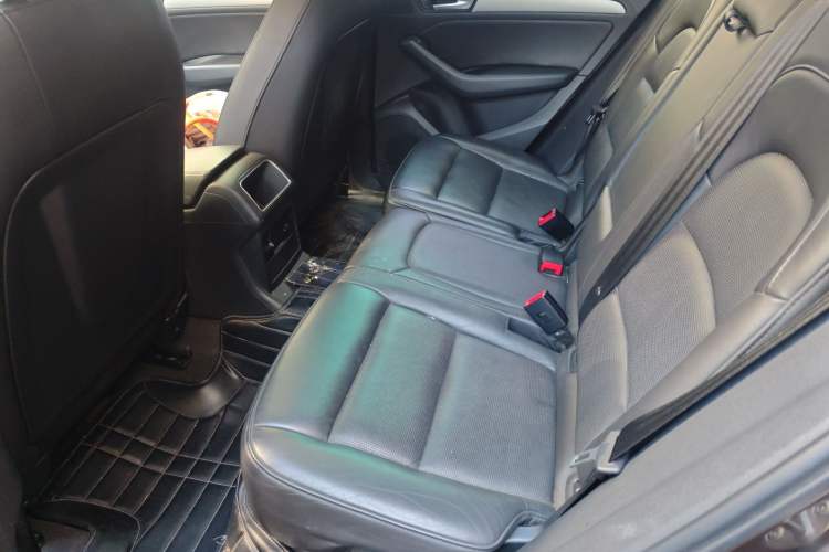 Used Audi Q5 2015 40 TFSI Trendy Edition Left Rear Seat