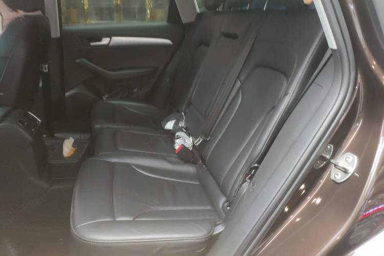 Used Audi Q5 2015 40 TFSI Technology Edition Left Rear Seat