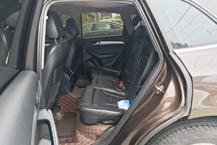 Used Audi Q5 2015 40 TFSI Technology Edition Left Rear Seat