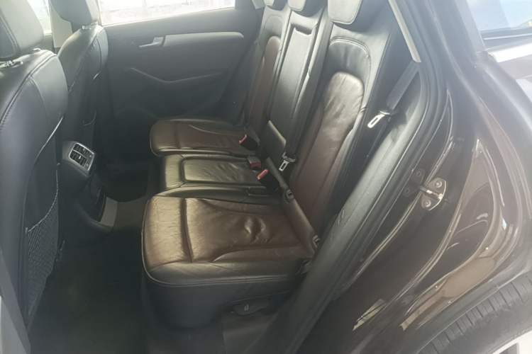 Used Audi Q5 2015 40 TFSI Comfort Model Left Rear Seat