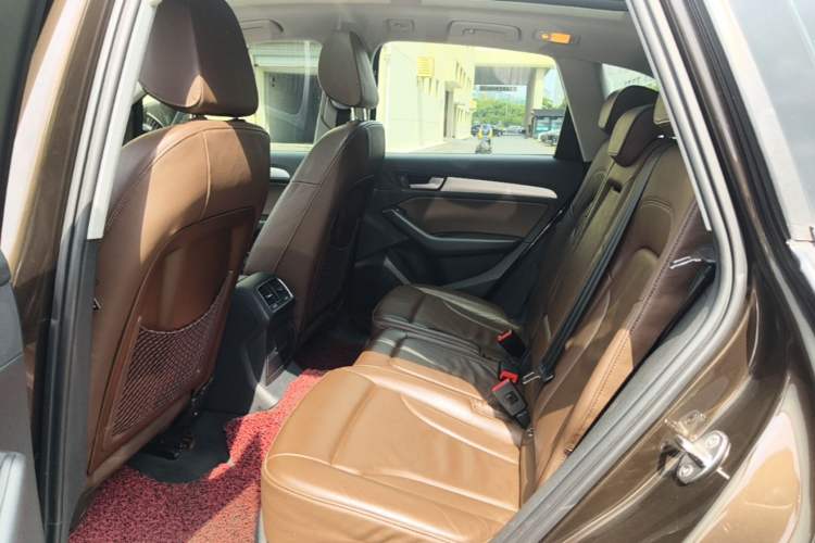 Used Audi Q5 2015 40 TFSI Technology Edition Left Rear Seat