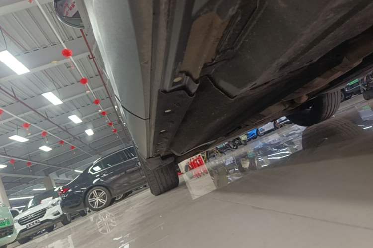 Used Audi Q5 2015 40 TFSI Comfort Model Left Side Sill