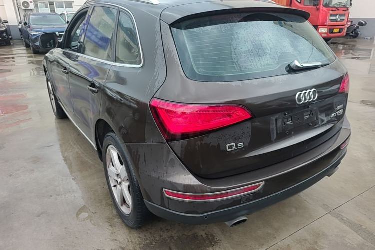Used Audi Q5 2015 40 TFSI Comfort Model Rear Left 45 Deg