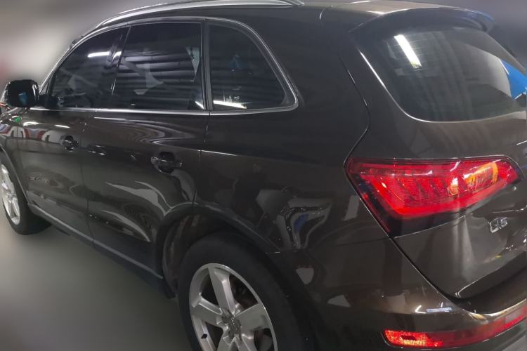 Used Audi Q5 2015 40 TFSI Comfort Model Rear Left 45 Deg