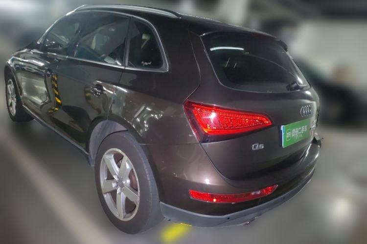 Used Audi Q5 2015 40 TFSI Comfort Model Rear Left 45 Deg