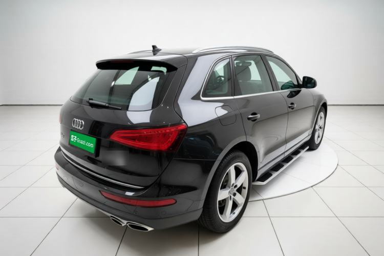 Used Audi Q5 2015 40 TFSI Technology Edition Rear Right 45 Deg