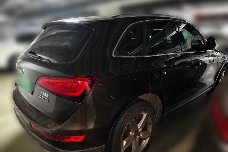 Used Audi Q5 2015 40 TFSI Comfort Model Rear Right 45 Deg