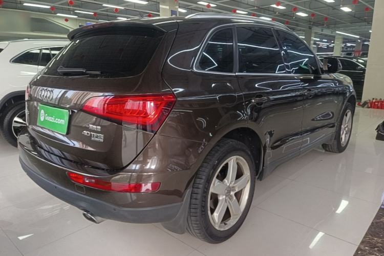 Used Audi Q5 2015 40 TFSI Comfort Model Rear Right 45 Deg