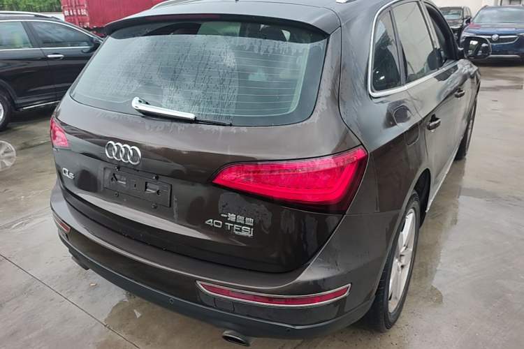 Used Audi Q5 2015 40 TFSI Comfort Model Rear Right 45 Deg