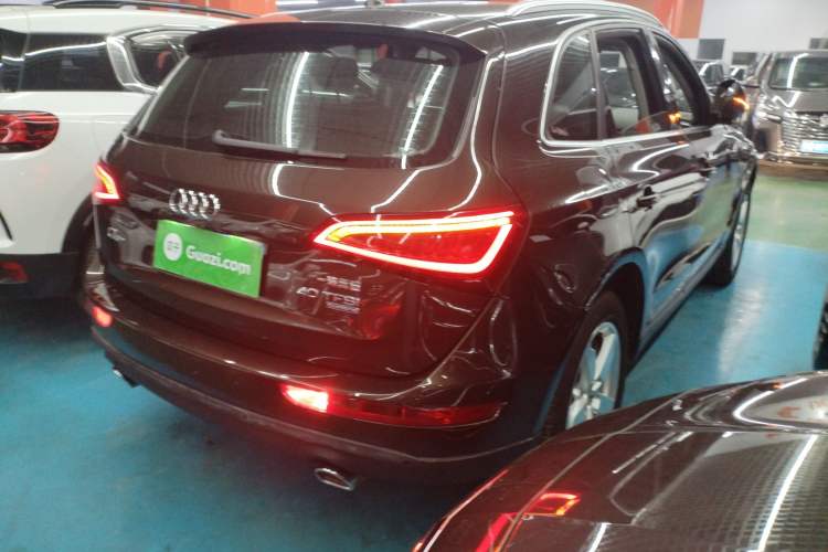 Used Audi Q5 2015 40 TFSI Comfort Model Rear Right 45 Deg