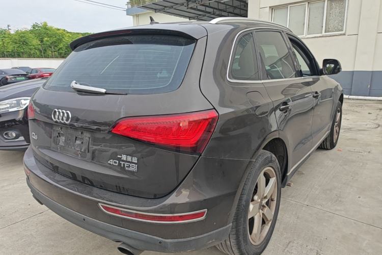 Used Audi Q5 2015 40 TFSI Comfort Model Rear Right 45 Deg