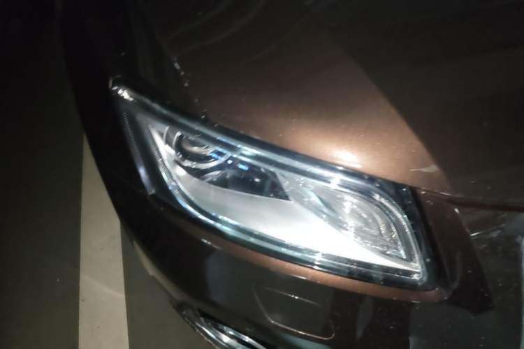 Used Audi Q5 2015 40 TFSI Comfort Model Right Front Headlight