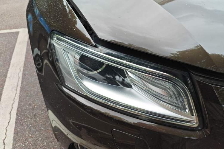 Used Audi Q5 2015 40 TFSI Comfort Model Right Front Headlight