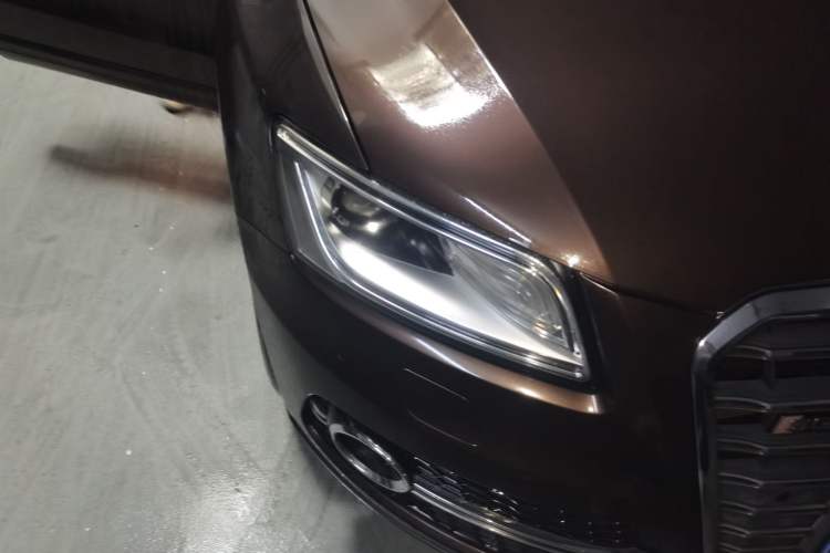 Used Audi Q5 2015 40 TFSI Comfort Model Right Front Headlight